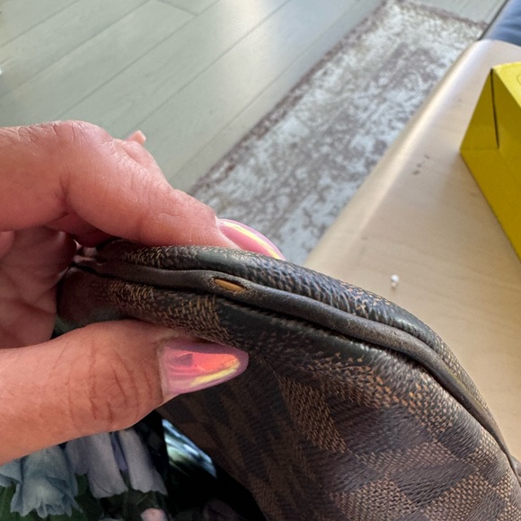 LOUIS VUITTON
Mott crossbody bag - Picture 7 of 8